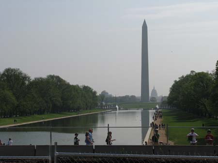washington monument from lincoln - shades of the Taj Mahal setting