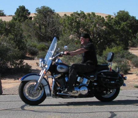 IMG_2033 bike character Utah_Arches