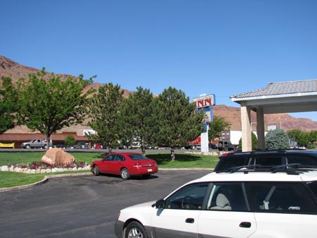 IMG_2079 great setting for moab valley inn